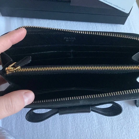 Black bow Prada wallet - Picture 3 of 4